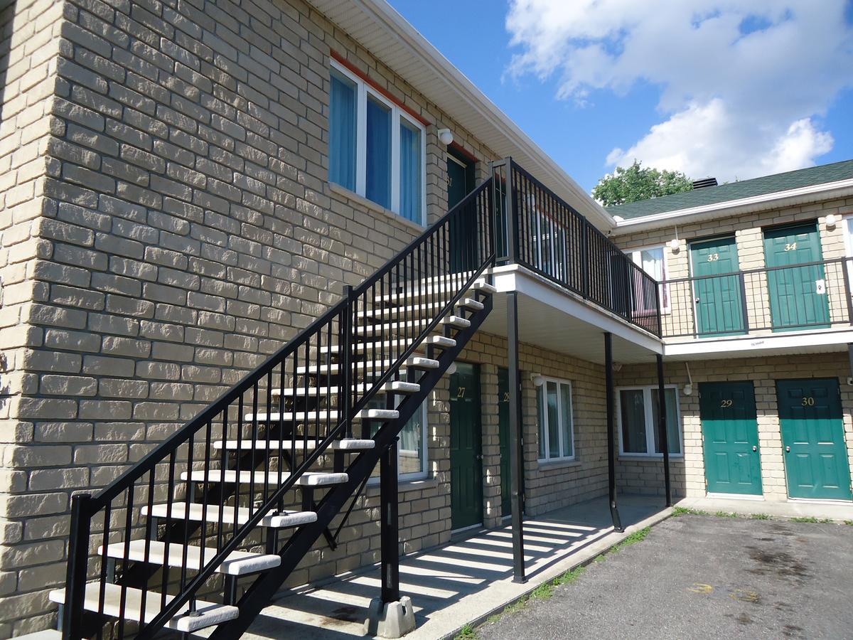 Motel Chateauguay Hull Екстериор снимка